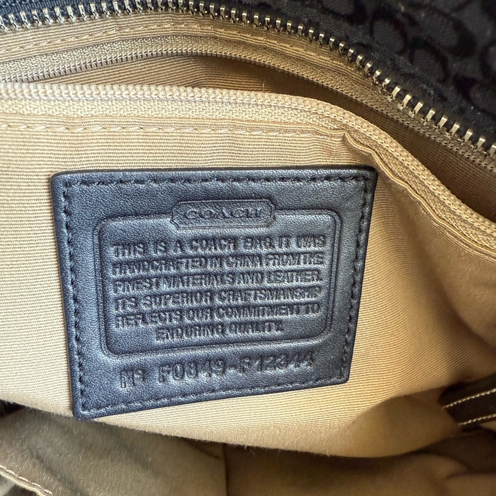 Vintage Y2K COACH Gallery Signature “C” Tote – Black Patent Trim (Style F12344) - Picture 14 of 15